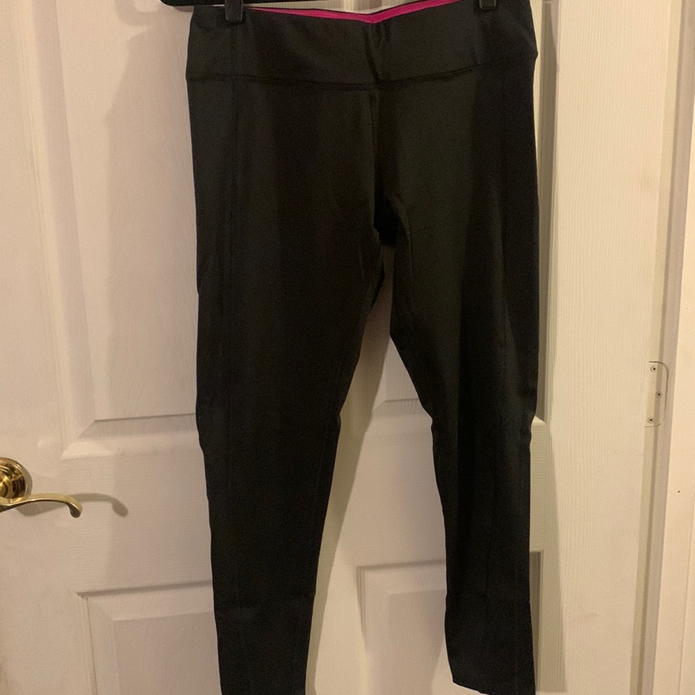 Layer 8 performance quick dry legging size medium
